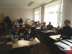 220219 parh foto1 300x225 - Із студентами та викладачами Центральноукраїнського будівельного коледжу відбувся діалог на пенсійні теми